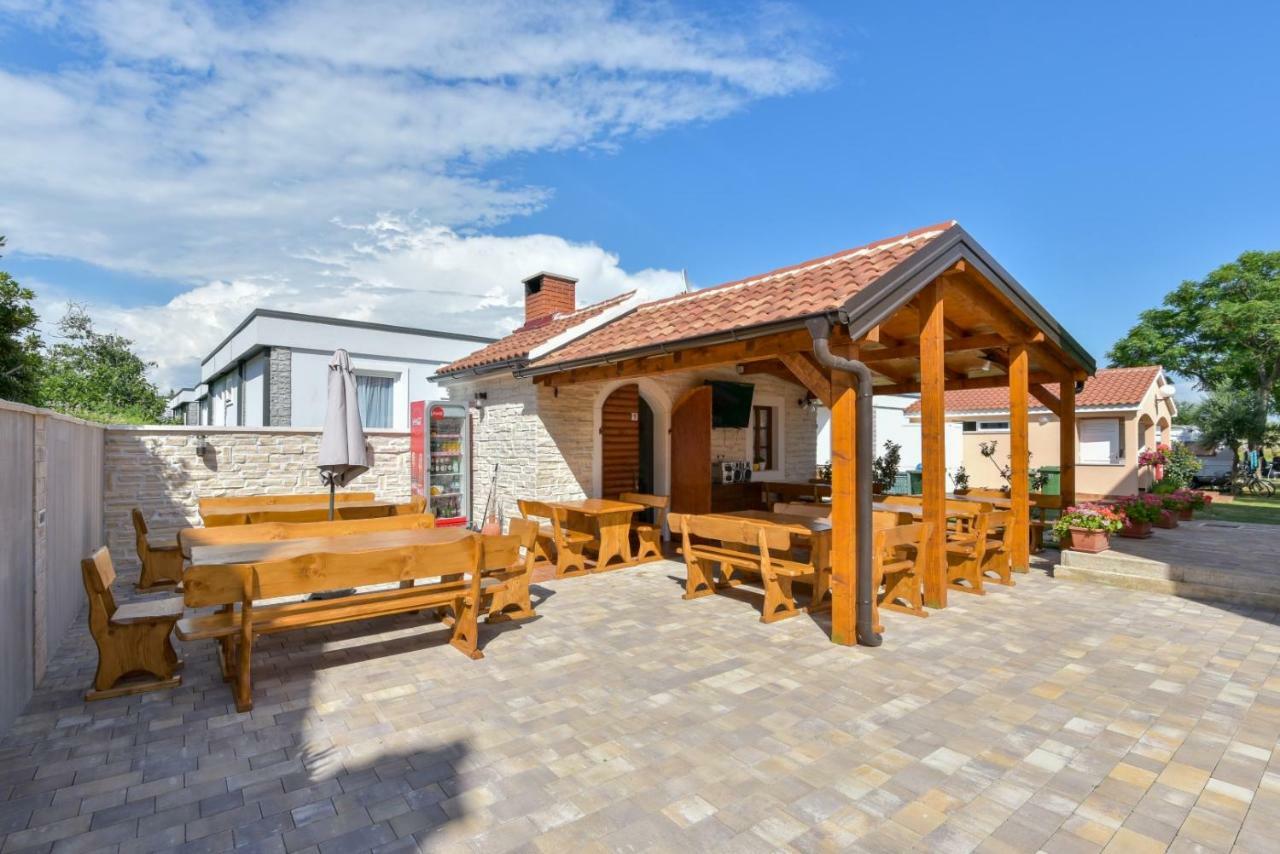 Bungalov Medanic - Private Pool Privlaka  Dış mekan fotoğraf